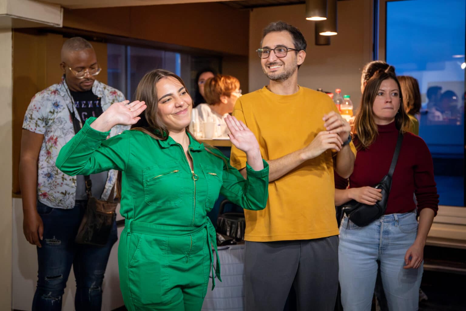 Equipe gagnante célèbre la victoire Murder PArty